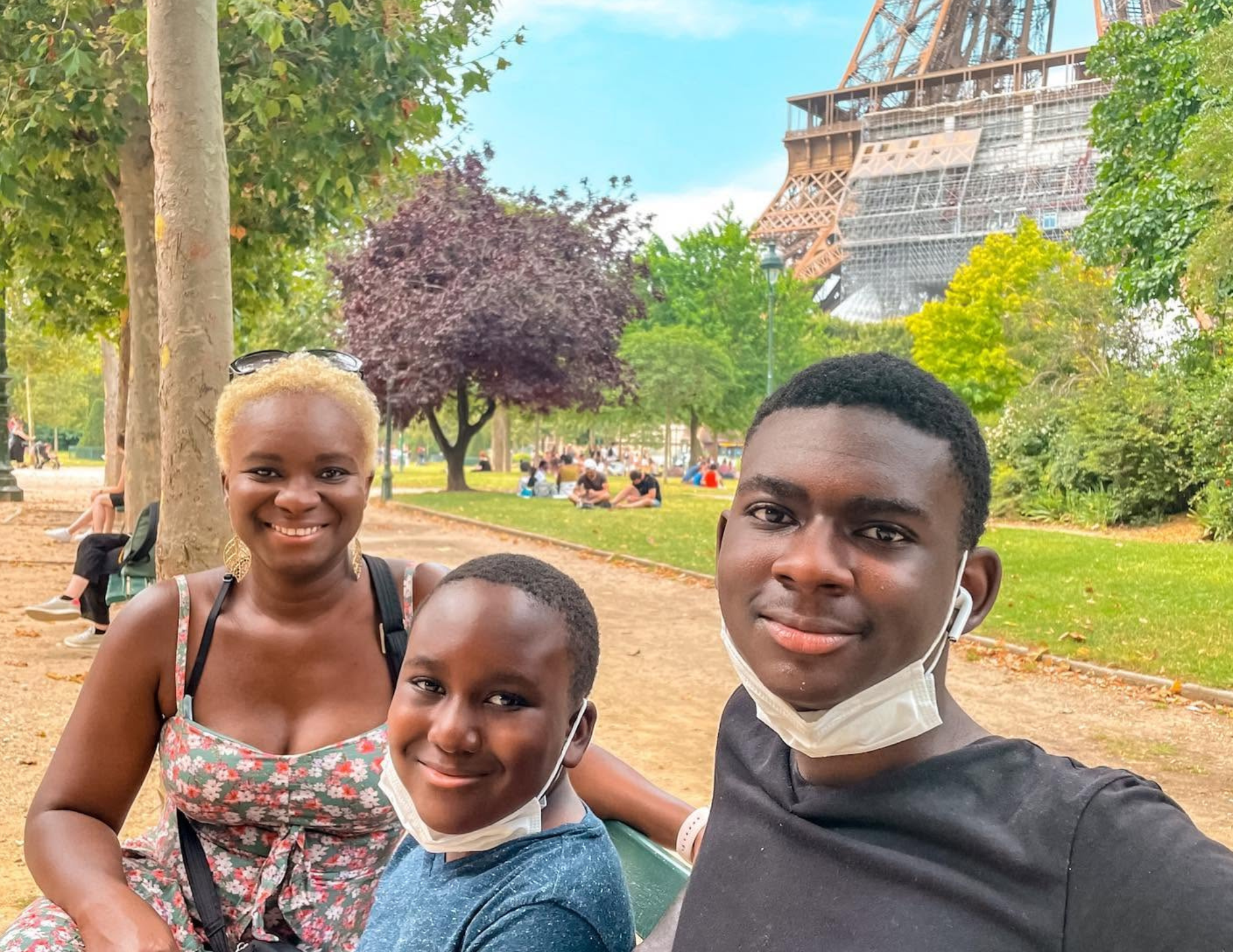 Paris Travel Guide (3).png